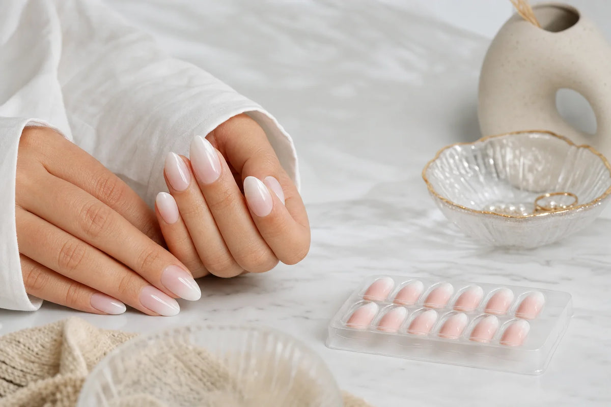 Press-on nails sur ongles très courts : Guide et Pose