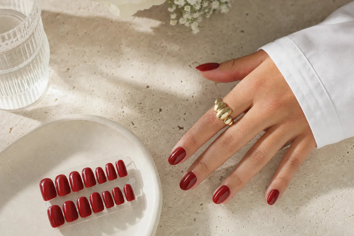 Faux ongles opaques ou semi-opaques : comment choisir ?