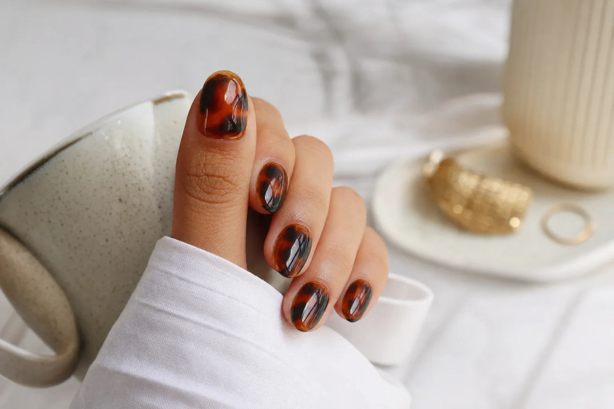 Premier kit press-on nails débutante : guide et conseils