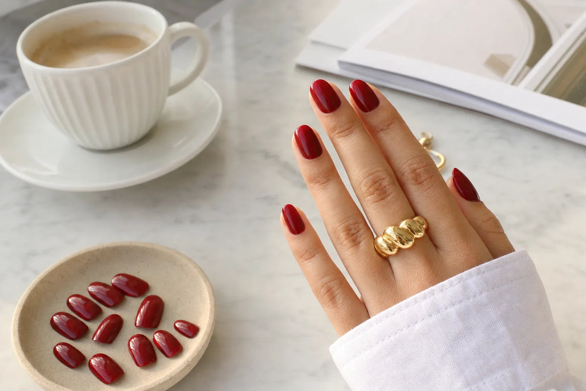 Press-on nails courts ou moyens : comment choisir ?