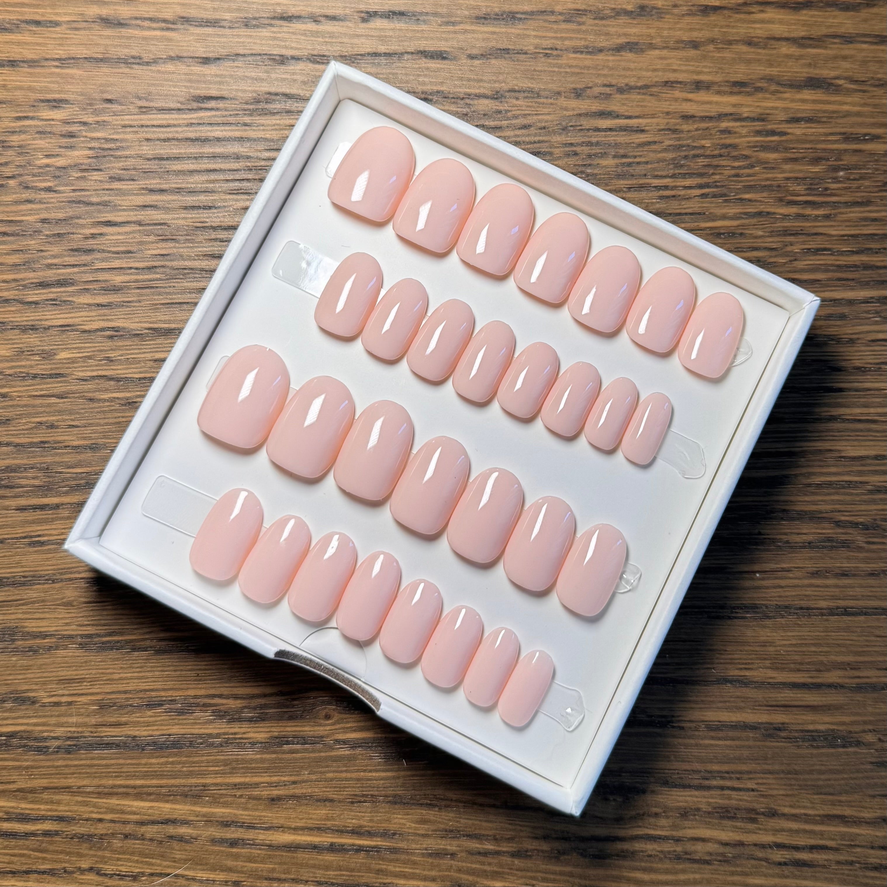 faux-ongles réutilisables - Gloomie Nails