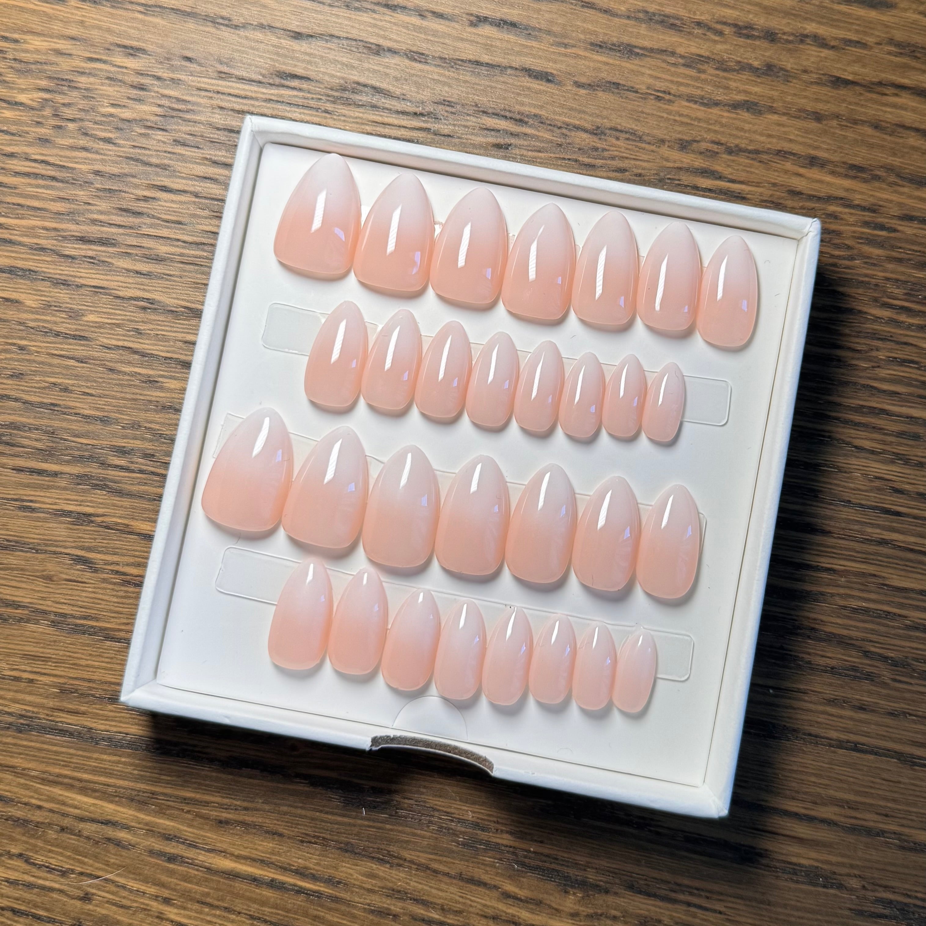 faux-ongles réutilisables - Gloomie Nails