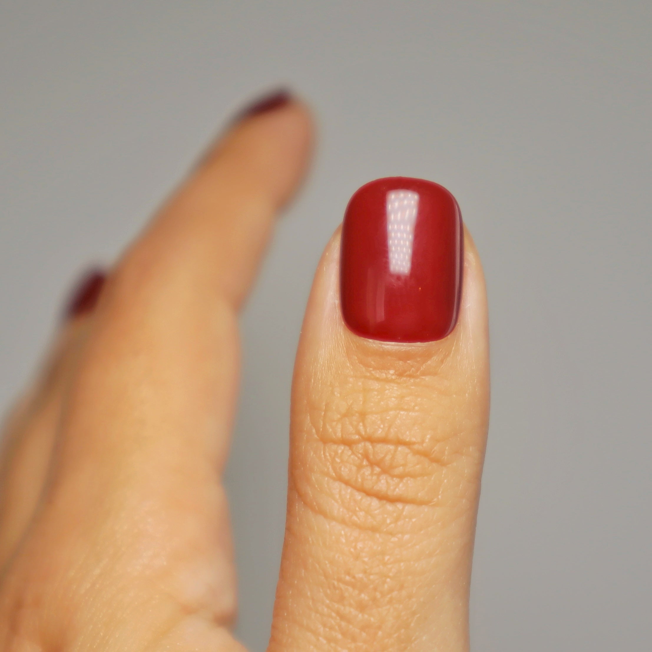 Faux-ongles bordeaux extra court gloomie nails