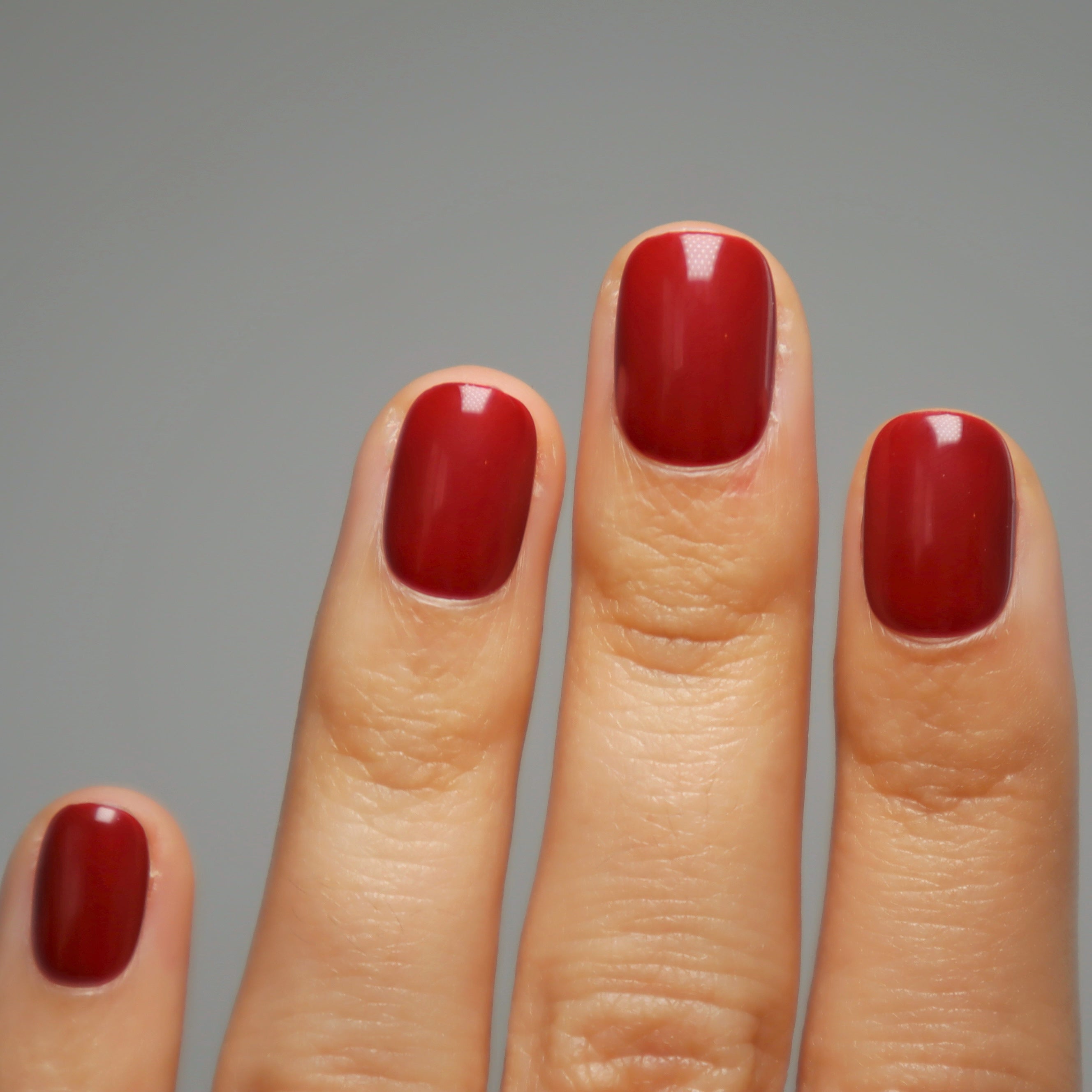 Faux-ongles bordeaux extra court gloomie nails
