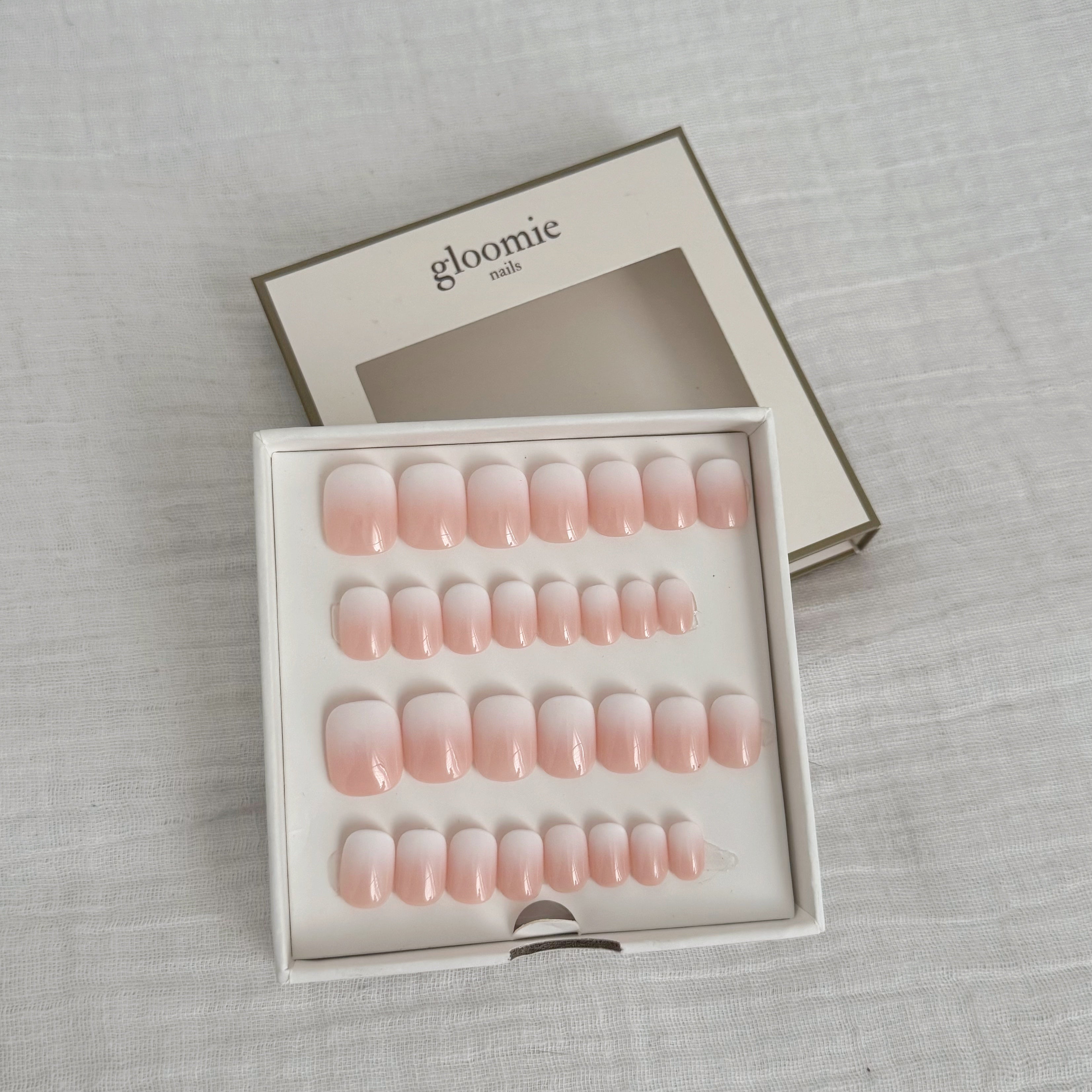 faux ongles babyboomer extra court