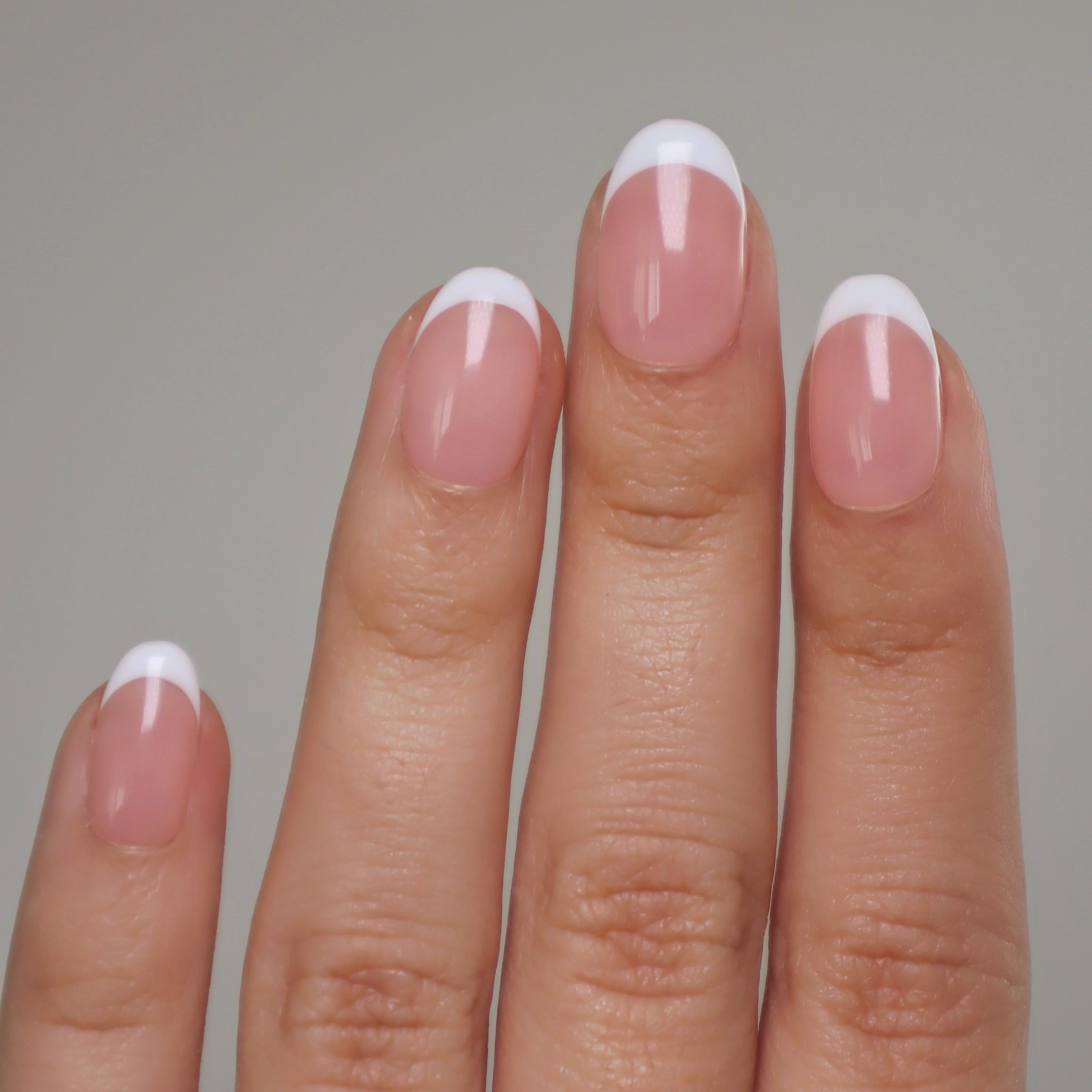faux-ongles french manucure nude gloomie nails
