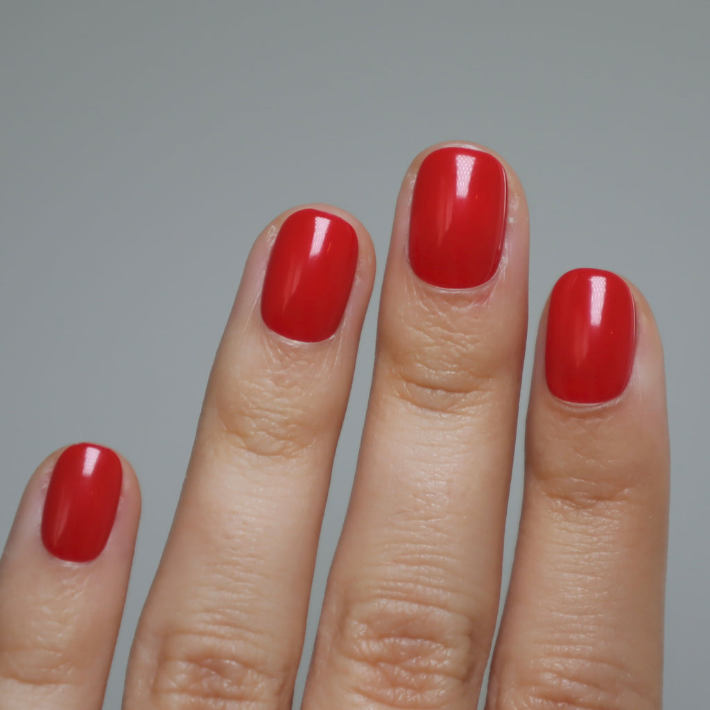 faux-ongles rouge extra court gloomie nails